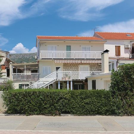 2 Bedroom Stunning Apartment In Kastel Kambelovac Kastela Exterior photo